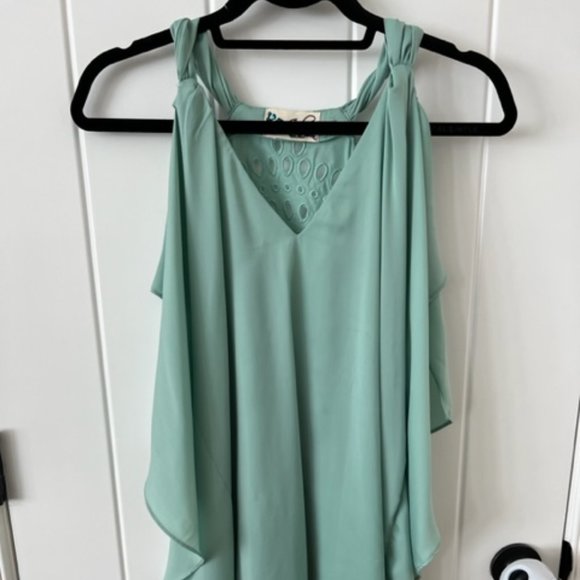 Seafoam green tank - Picture 1 of 2